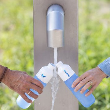 Feestelijke opening watertappunt Nieuwlande