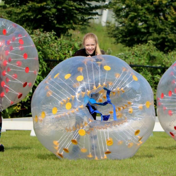 Bubbelvoetbal met pizza maken